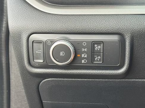 Used 2021 Ford Explorer XLT w/ Equipment Group 202A RWD image 34