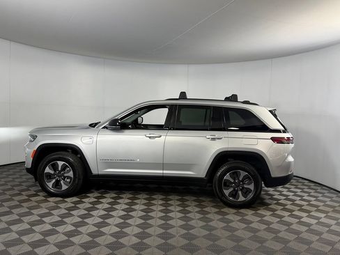 Used 2023 Jeep Grand Cherokee 4WD 4xe image 9
