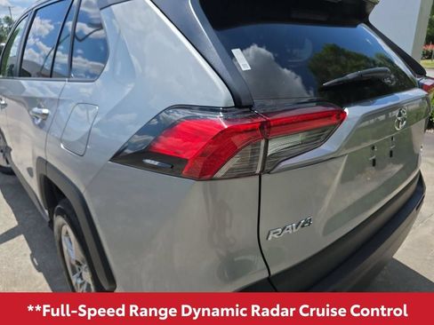 Used 2025 Toyota RAV4 XLE AWD/4WD image 8