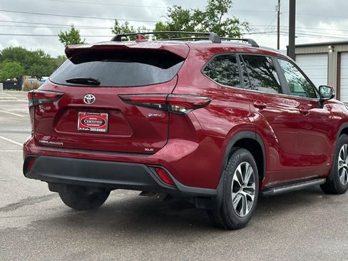 Certified 2025 Toyota Highlander XLE AWD/4WD image 6