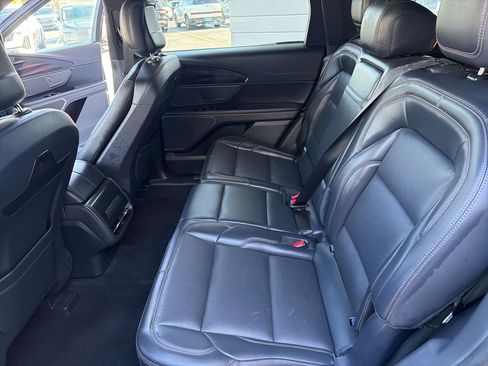 Used 2024 Lincoln Nautilus Premier w/ Jet Appearance Package image 9