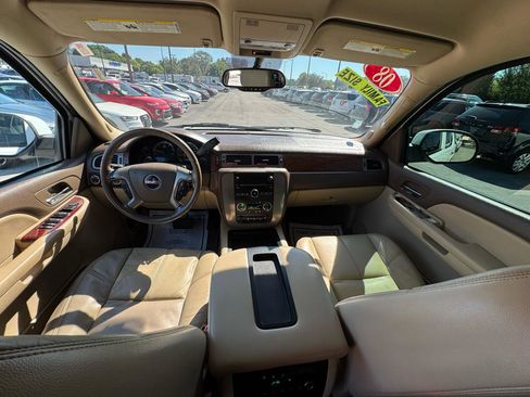 Used 2008 GMC Yukon SLT w/ SLT Preferred Equipment Group AWD/4WD image 14
