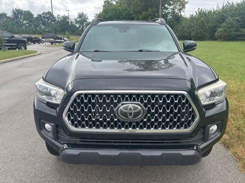 Used 2018 Toyota Tacoma TRD Off-Road AWD/4WD image 10