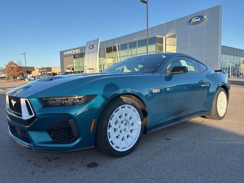 New 2026 Ford Mustang GT Premium w/ GT Performance Package RWD image 9
