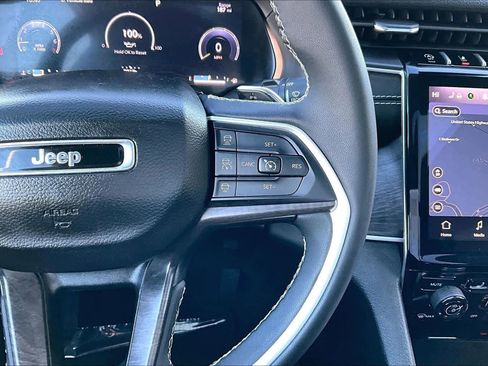 Used 2023 Jeep Grand Cherokee L Limited image 32