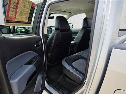 Used 2015 Chevrolet Colorado Z71 AWD/4WD image 16