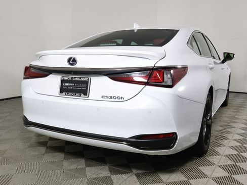 Certified 2022 Lexus ES 300h F Sport image 5