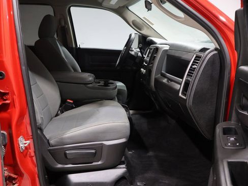 Used 2018 RAM 2500 Tradesman w/ Chrome Appearance Group image 24