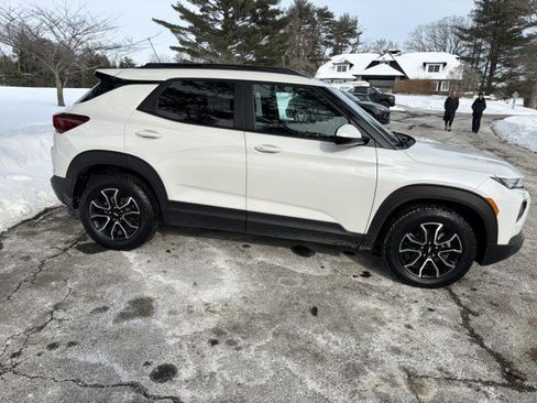 Certified 2023 Chevrolet TrailBlazer ACTIV w/ Sun and Liftgate Package image 6