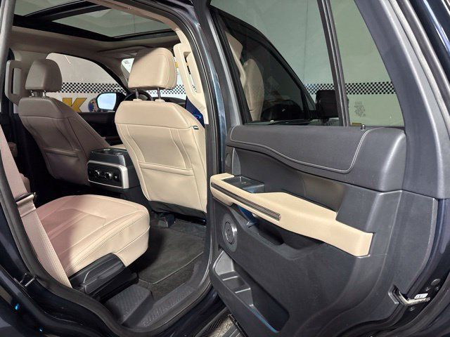 Used 2023 Ford Expedition Limited AWD/4WD image 19