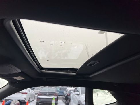 Used 2009 Dodge Challenger R/T image 21