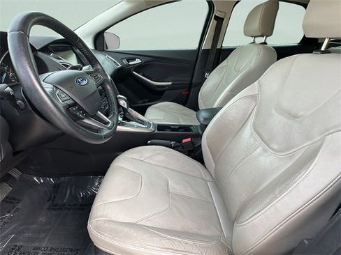 Used 2015 Ford Focus Titanium image 11