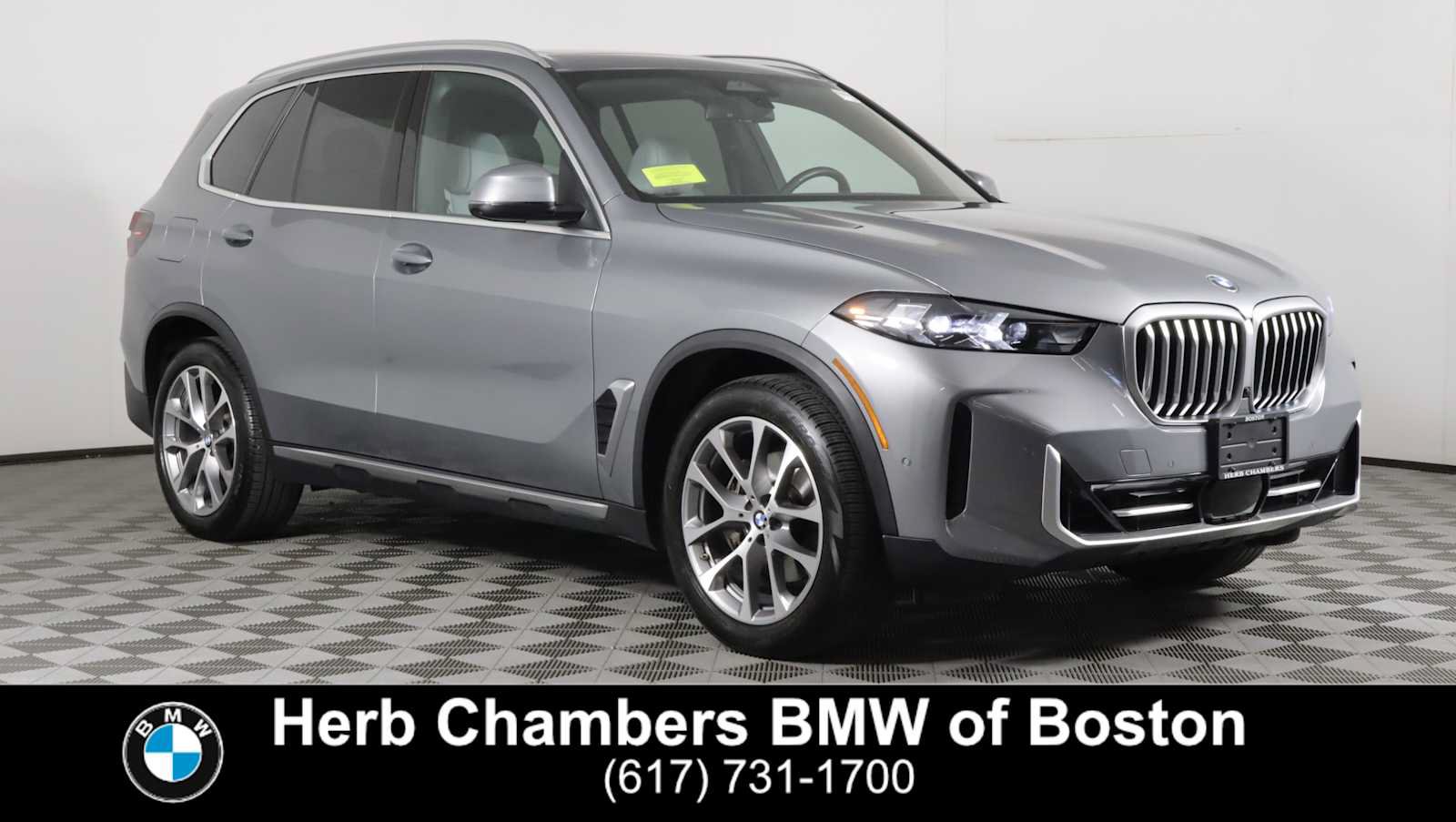 Used 2024 BMW X5 xDrive40i w/ Parking Assistance Package AWD/4WD image 1