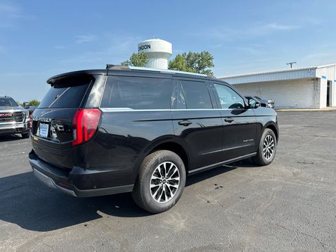 Used 2025 Ford Expedition Platinum AWD/4WD image 5