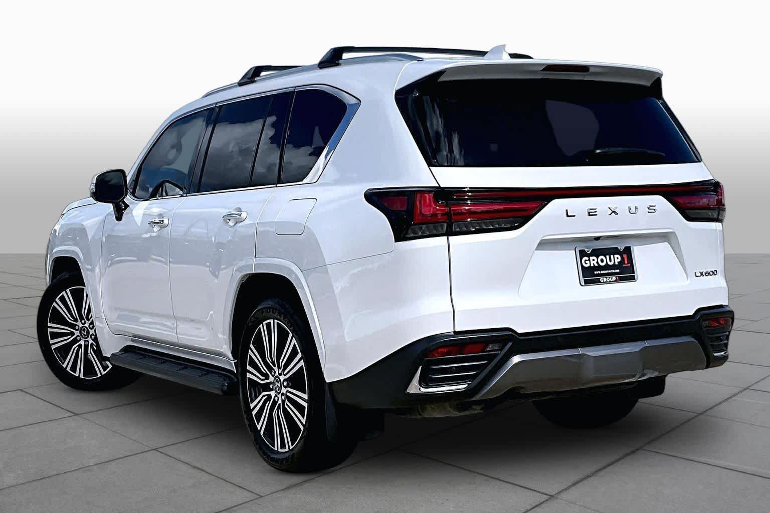 Used 2025 Lexus LX 600 4WD w/ Accessory Package (2T) image 12