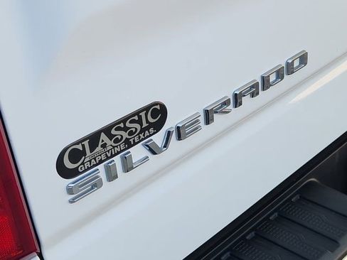 Used 2023 Chevrolet Silverado 1500 LT image 9