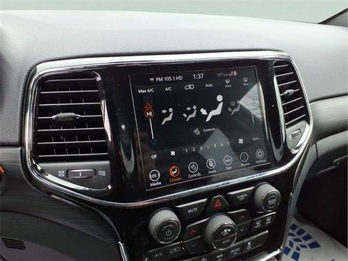 Used 2020 Jeep Grand Cherokee Altitude image 17