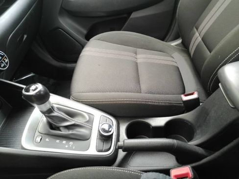 Used 2022 Hyundai Venue SEL FWD image 35