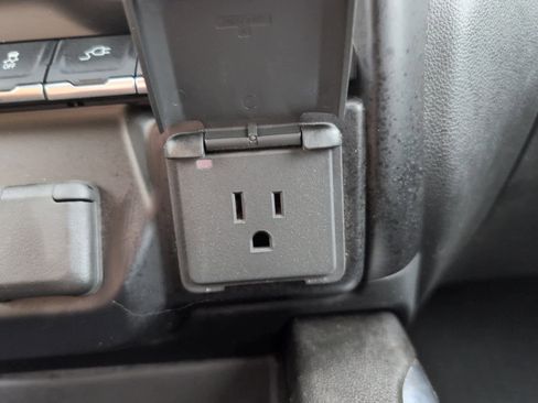 Used 2023 Chevrolet Silverado 2500 LT w/ Midnight Edition image 21