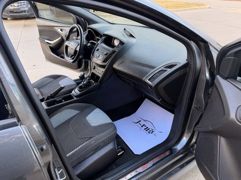 Used 2018 Ford Focus ST image 15