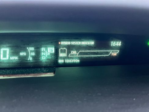 Used 2014 Toyota Prius Four image 4