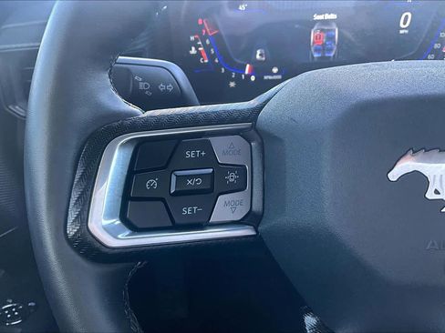 Used 2025 Ford Mustang Coupe image 20