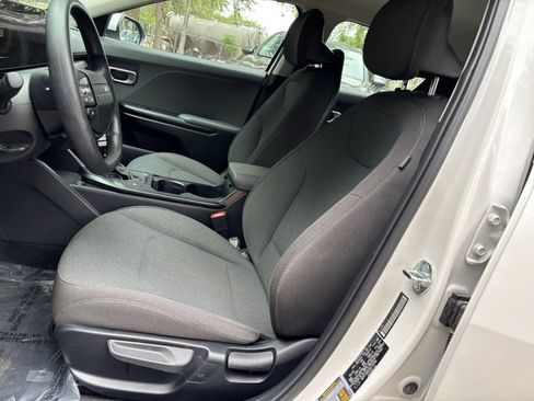 Used 2025 Kia K4 FWD image 25