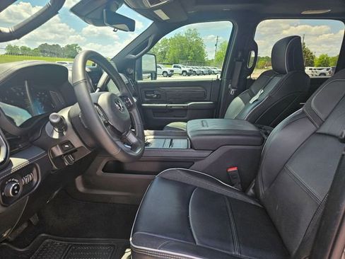 Used 2026 RAM 2500 Limited AWD/4WD image 9