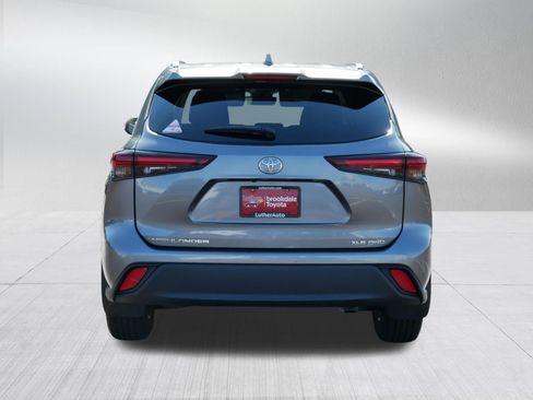 Certified 2025 Toyota Highlander XLE AWD/4WD image 6