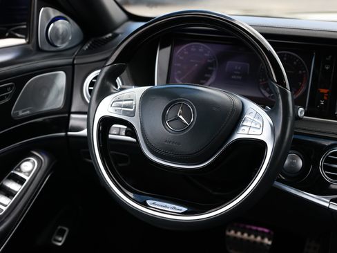 Used 2015 Mercedes-Benz S 65 AMG Sedan image 40