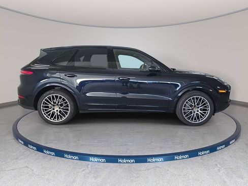 Used 2023 Porsche Cayenne S image 6