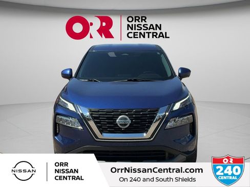 Used 2021 Nissan Rogue SV FWD image 2