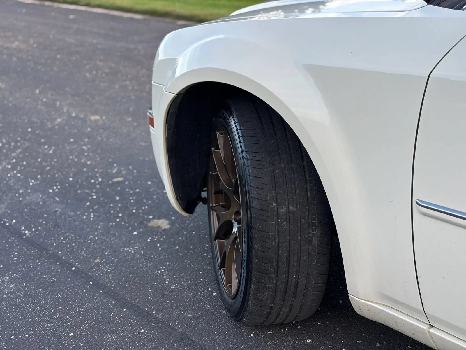 Used 2008 Chrysler 300 Limited RWD image 16