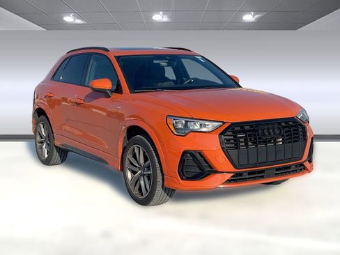 Certified 2022 Audi Q3 2.0T Premium w/ Black Optic Sport Package image 7