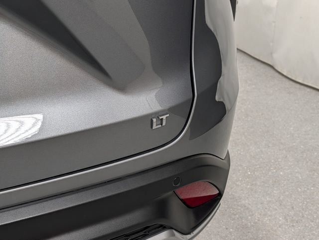 New 2026 Chevrolet Trax LT w/ Sunroof Package FWD image 5