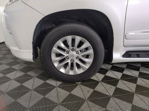 Used 2017 Lexus GX 460 Premium w/ Premium Package AWD/4WD image 29
