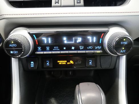 Used 2022 Toyota RAV4 XLE Premium AWD/4WD image 23