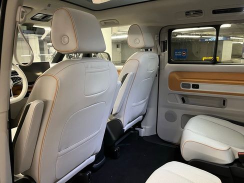 New 2025 Volkswagen ID. Buzz 1st Edition image 23