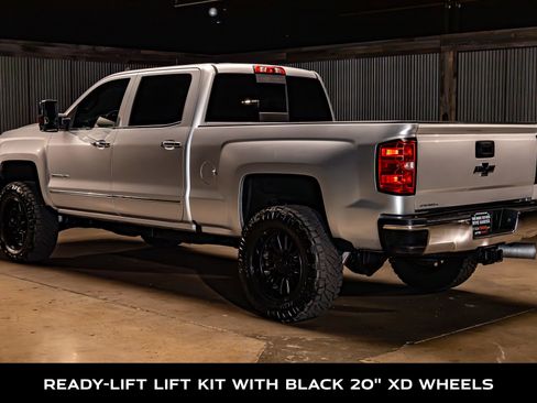 Used 2017 Chevrolet Silverado 2500 LTZ image 6