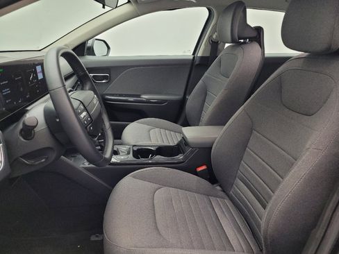 Used 2025 Kia K4 EX image 17