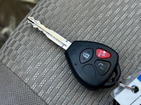 Used 2007 Toyota RAV4 Limited FWD image 27