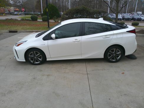 Used 2020 Toyota Prius Limited image 10