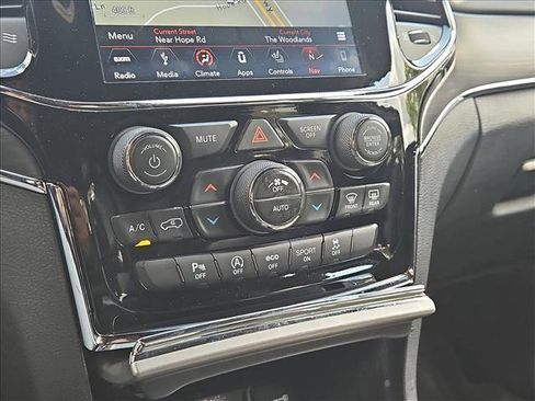 Used 2019 Jeep Grand Cherokee Limited w/ Luxury Group II image 15