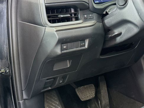 Used 2025 Toyota Grand Highlander AWD image 17