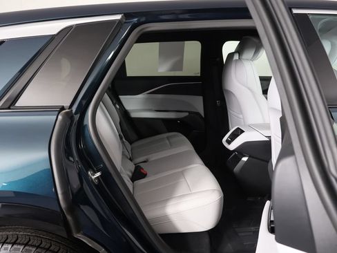 Used 2025 Cadillac Lyriq Luxury RWD image 35