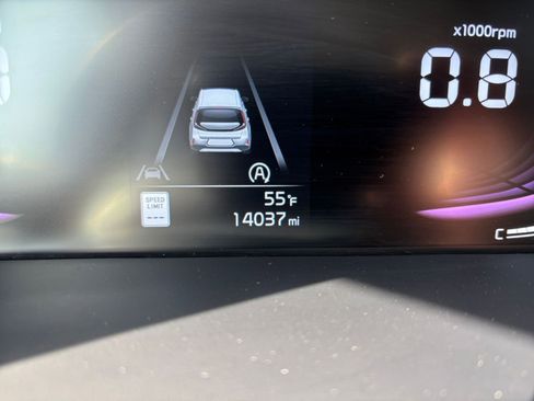 Used 2025 Kia Soul LX w/ LX Technology Package FWD image 38