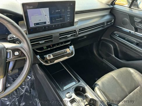 Used 2024 Lincoln Corsair AWD w/ Equipment Group 101A image 22