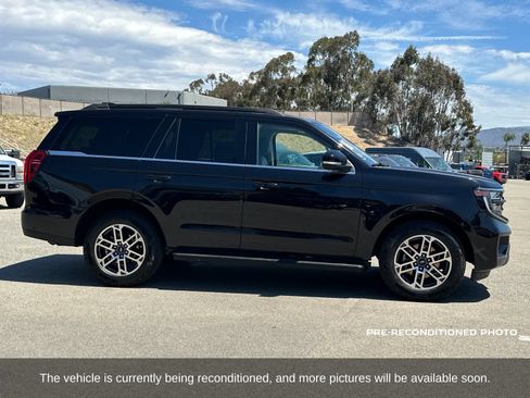 Used 2025 Ford Expedition Active AWD/4WD image 7