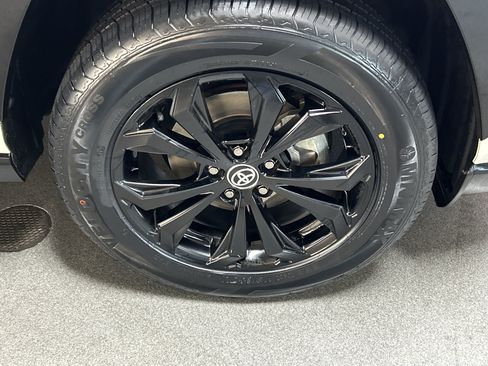 Used 2022 Toyota RAV4 SE AWD/4WD image 13