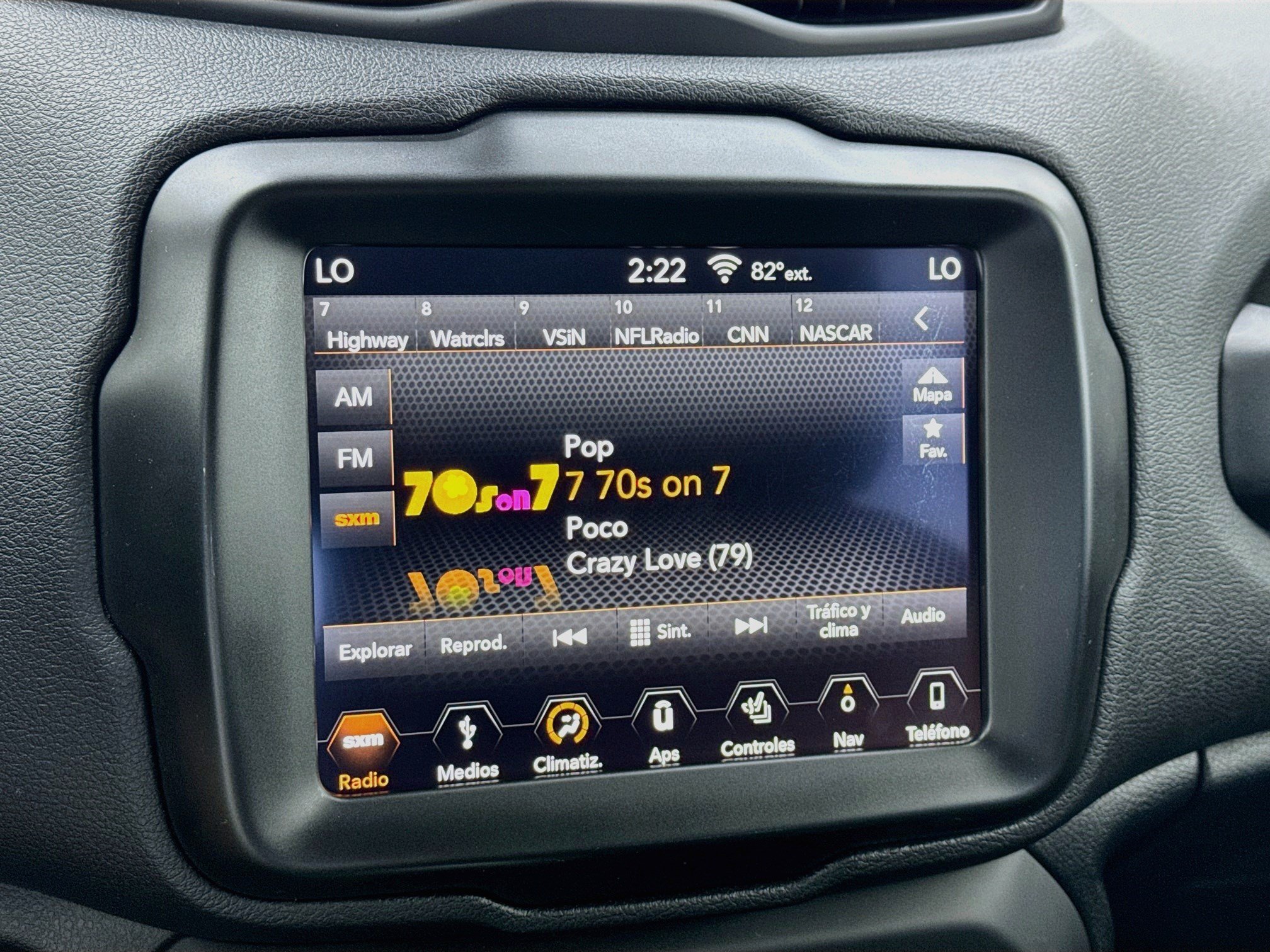 Used 2018 Jeep Renegade Limited w/ UConnect 8.4 Nav Group FWD image 11
